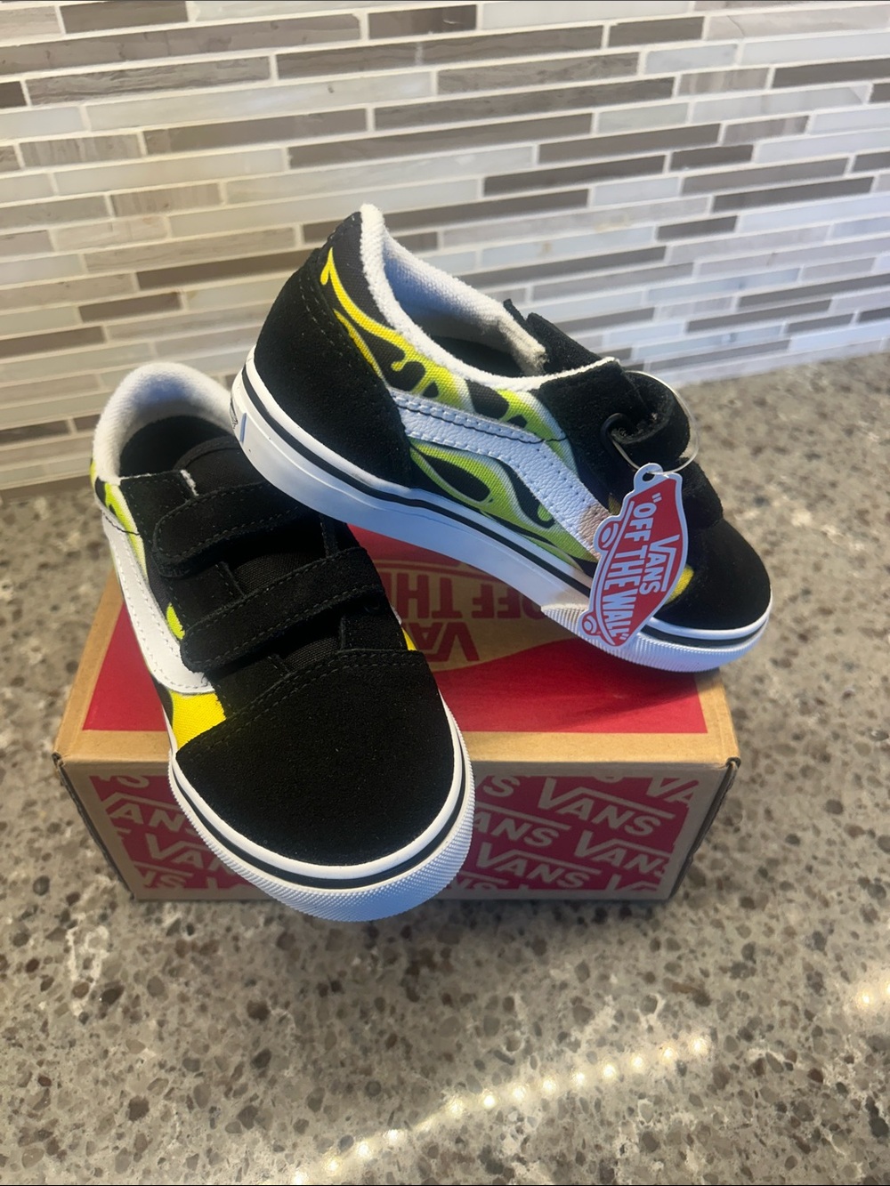 Vans Old Skool V, Slime Flame Blk/Tr Wht, 10 Toddler, NWT